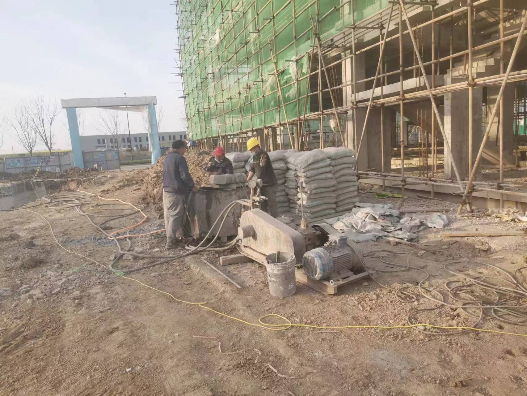 高场办事处别墅下沉注浆