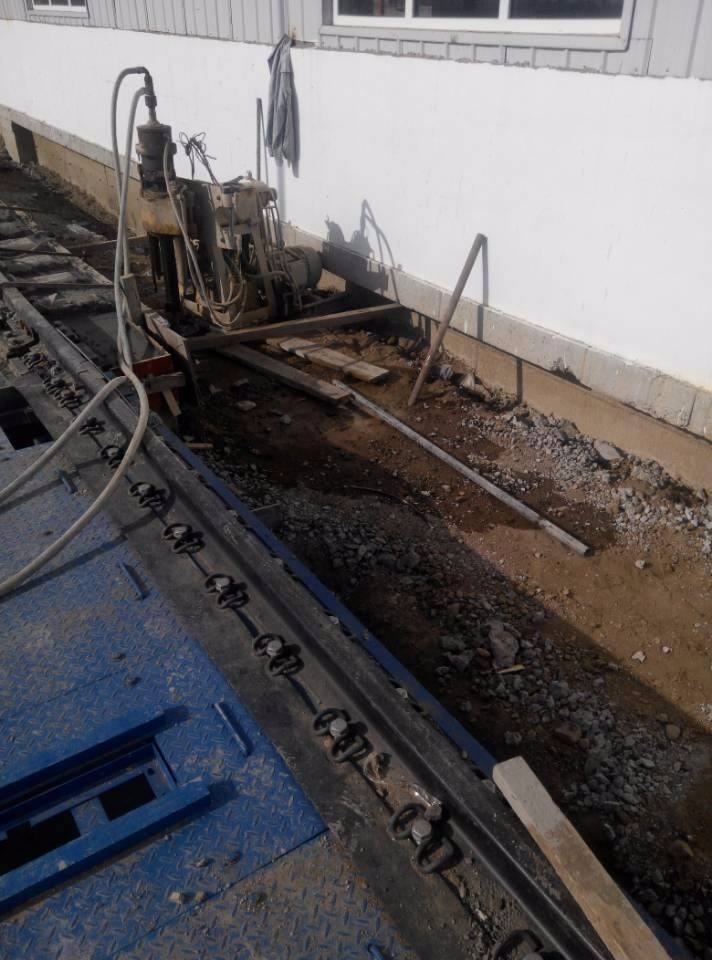 高场办事处注浆治理铁路高路基沉陷病害